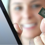 SanDisk stellt 64 GB Solid State Speicher in der Größe einer Briefmarke vor