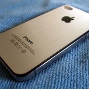 Das iPhone 5 soll Gerüchten zufolge eine Metallrückseite bekommen.
