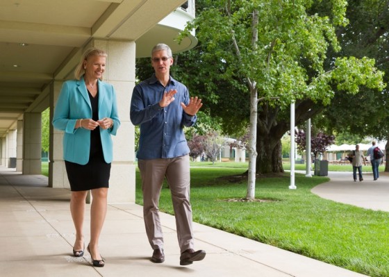 Apple CEO Tim Cook und IBM CEO Virginia Rometty (Apple/Paul Sakuma) 